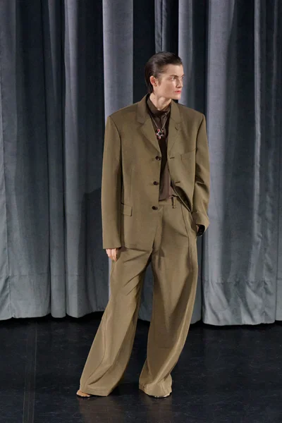 Look 4